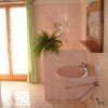 Bad mit Wanne und Dusche