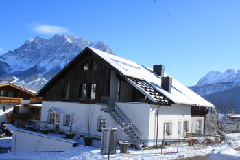 Schipistenanfahrt zum Haus