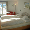 Doppelbettzimmer mit Sitzecke und Balkon