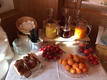 Frühstücksbuffet im Bürstegg