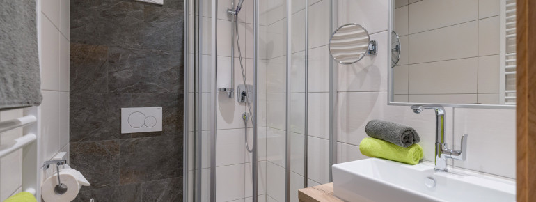 Badezimmer Studio Apartment Ahorn