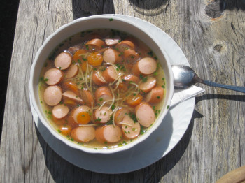 Würstlsuppe