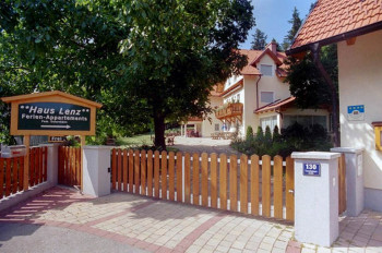 **Haus Lenz** Ferienwohnungen