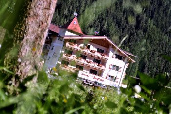 Berghaus im Sommer