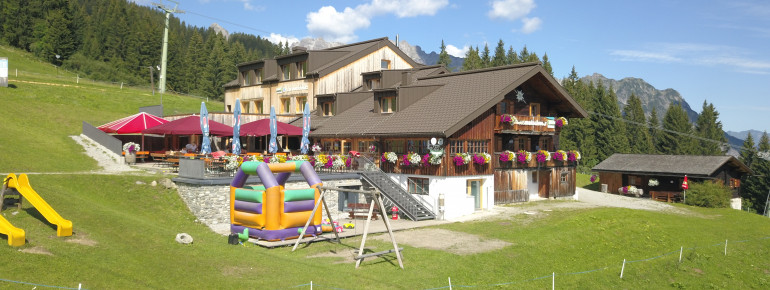 Mitten in den Bergen ist ihr Ferienzuhause