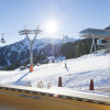 im Winter mitten im Skigebiet