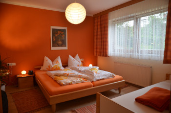 Schlafzimmer Fewo Serles