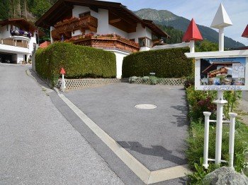Parkplatz am Haus