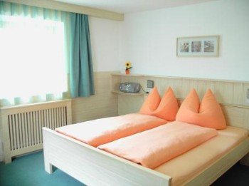 Zimmer in der Parterre-Wohnung