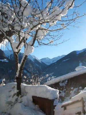 Aussicht vom Balkon auf die Winterlandschaft