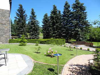 Garten hinter dem Haus