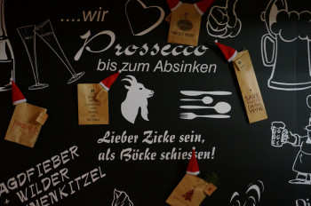 Unsere dekorative Küchenwand hat immer einen Spruch auf Lager