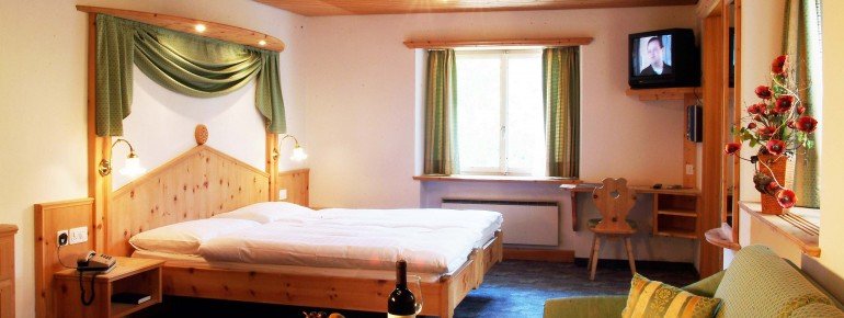 im Stammhaus mit direktem Liftzugang - Doppelzimmer mit Südseite und Balkon