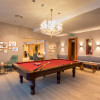 Lounge und Billard-Raum