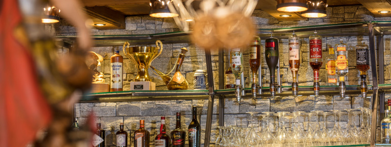 Hotel Bar