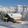 Hotel mit Hinnä-Stall im Winter