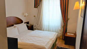 Biedermeier Mini Zimmer im Hotel Corso in Bruneck