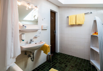 Badezimmer mit Badewanne