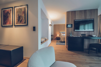 Junior Suite mit Talblick und kleinem Raumteiler