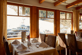 Restaurant im Hotel Enzian.