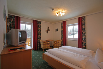Doppelzimmer mit Blick auf die Piste
