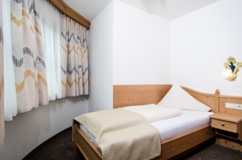 TWIN BED