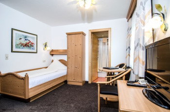 TWIN BED