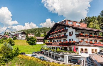 Habhof Mösern im Sommer