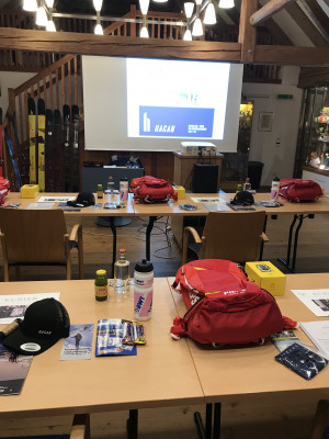 Skitourenlehrgang im Seminarraum