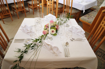 Festl. gedecketer Tisch