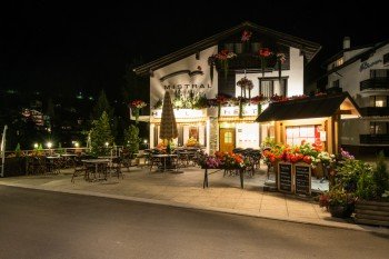 Nachtaufnahme Hotel Mistral