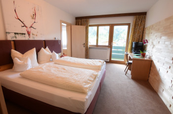 Suite 202