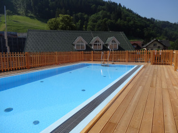 Dachterrasse mit Pool