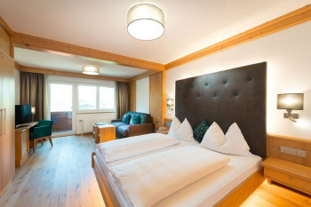 Urquellzimmer mit geschlossenen Bad