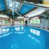 Schwimmbad, beheizter Pool, Hallenbad