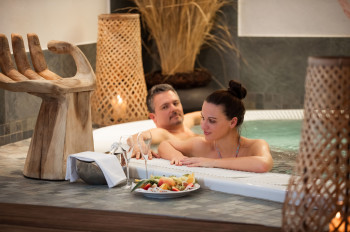 Whirlpool im Wellnessbereich