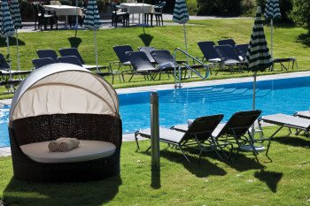 Relaxen am Außenpool