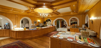 Speisesaal & Buffet