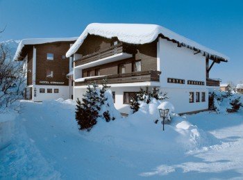 Hotelansicht Winter
