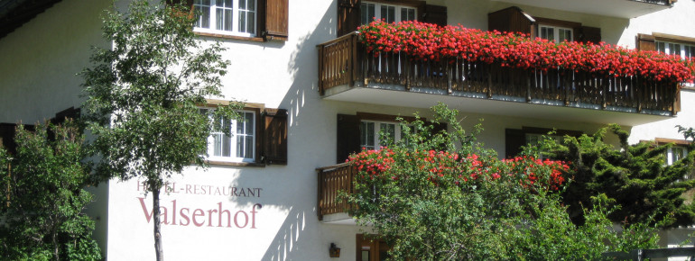 Hotel Valserhof im Sommer