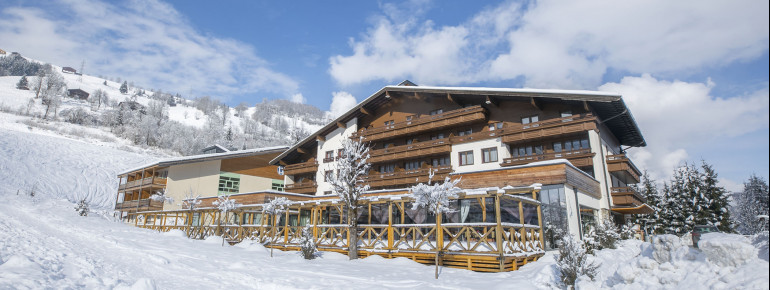 Hotelansicht Winter