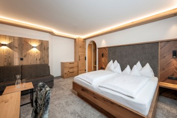 Zimmer Amade Plus