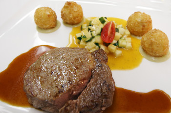 Ribeye vom Kalb mit Zuchinigemüse
