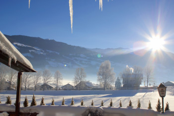 Blick beim Frühstück auf die Zillertaler Berge