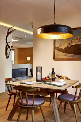 Bar &amp; Lobby