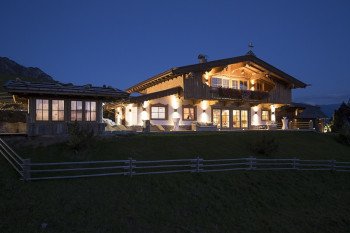 Vitalhaus bei Nacht