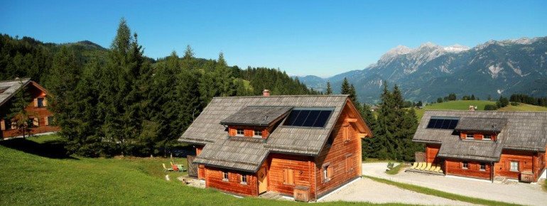 Sommer im Hüttendorf