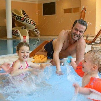 Indoor-Wasserwelt mit Kinderbecken