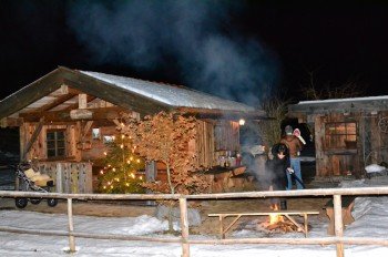 Alm mit Feuerstelle