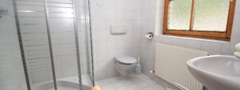 Bad Doppelzimmer
